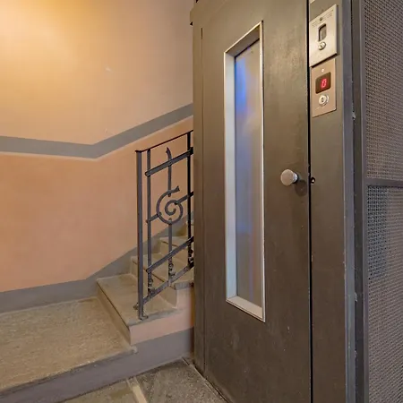 Διαμέρισμα 2 Bedroom - Buzzi Hospital, Sempione, Mico, 100mt Metrom5 *