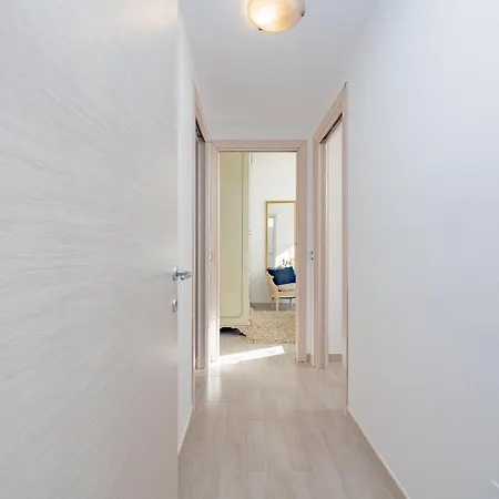 2 Bedroom - Buzzi Hospital, Sempione, Mico, 100mt Metrom5 Μιλάνο