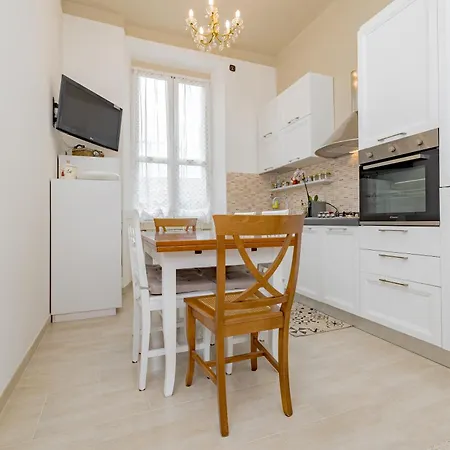 2 Bedroom - Buzzi Hospital, Sempione, Mico, 100mt Metrom5 Μιλάνο